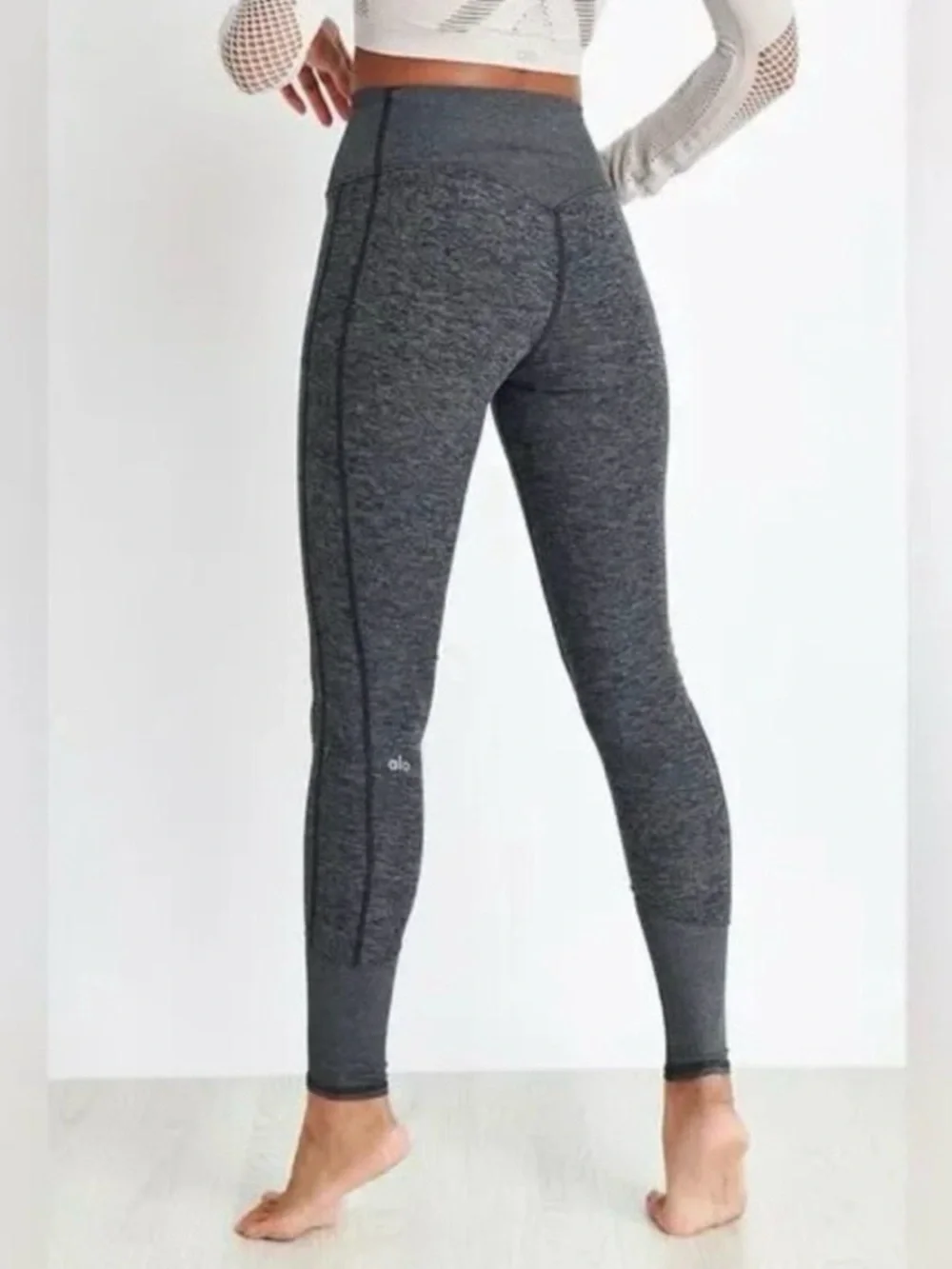 Alo Yoga High‑Rise Heather Gray Ribbed Leggings – Women’s Size XL